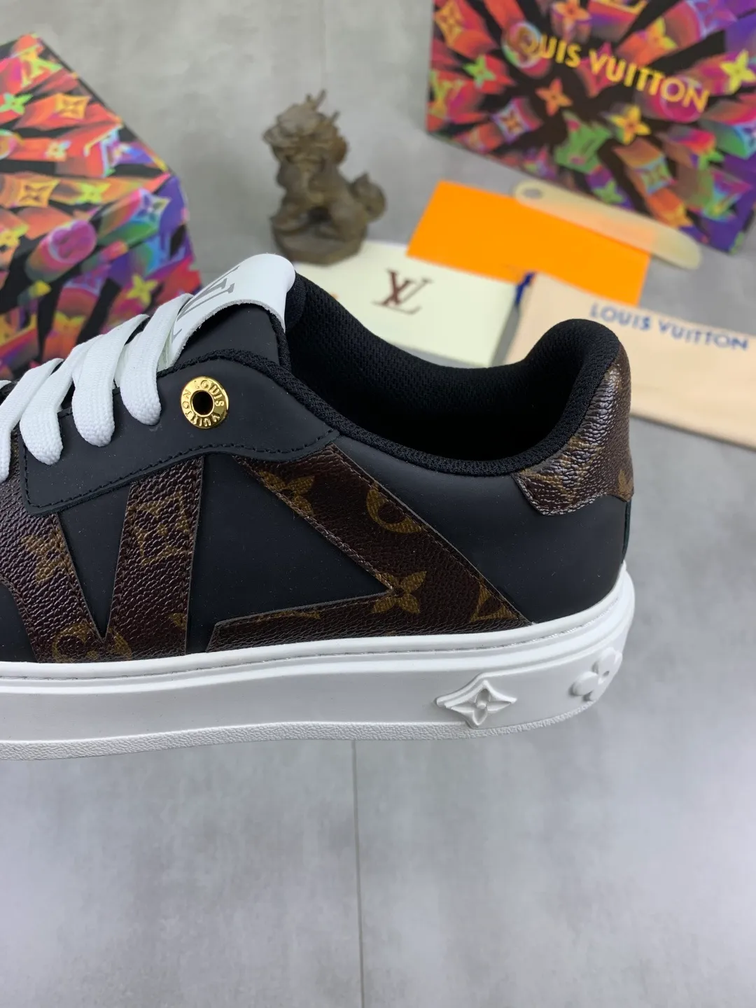 Men's men's shoes P520💰【New style】🆘High quality cowhide【Louis Vuitton】LV official website's latest model🎁casual and fashionable men's shoes👟hot style💥simple and elegant style, exclusive for trendy men. Unique official website's latest brand elements👑original decoration, fashionable and generous, the fabric is made of original denim➕comfortable and breathable mesh lining➕cow leather feet ✅The official website specifies wear-resistant casual outsole, the classic model is taken in real life🎬Color: 4️⃣colors available😍Number of codes: 38-44 Full set of packaging